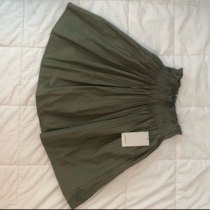 Zara Pleated bubble skirt with pockets. NWT size small. 48cm waist to hem.